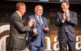 El vicepresidente de Grupo Soledad, Joaquín Pérez, recibe la medalla de Oro y Brillantes de la Cámara de Comercio de Alicante